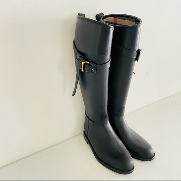 ❤️ Burberry Black Brain riding rain Boots with bell , Nova checked lining - Picture 2 of 11